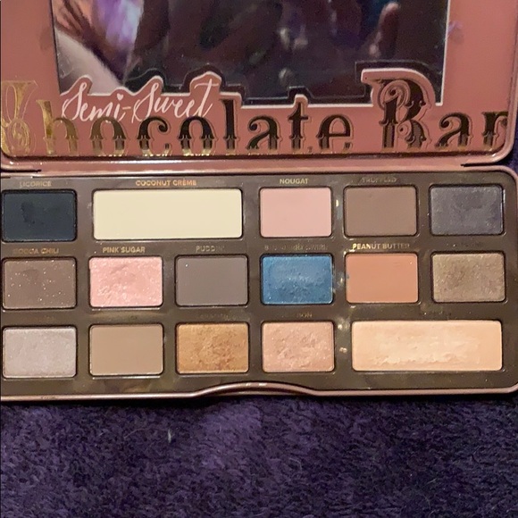 Too faced chocolate pallets - Picture 2 of 3